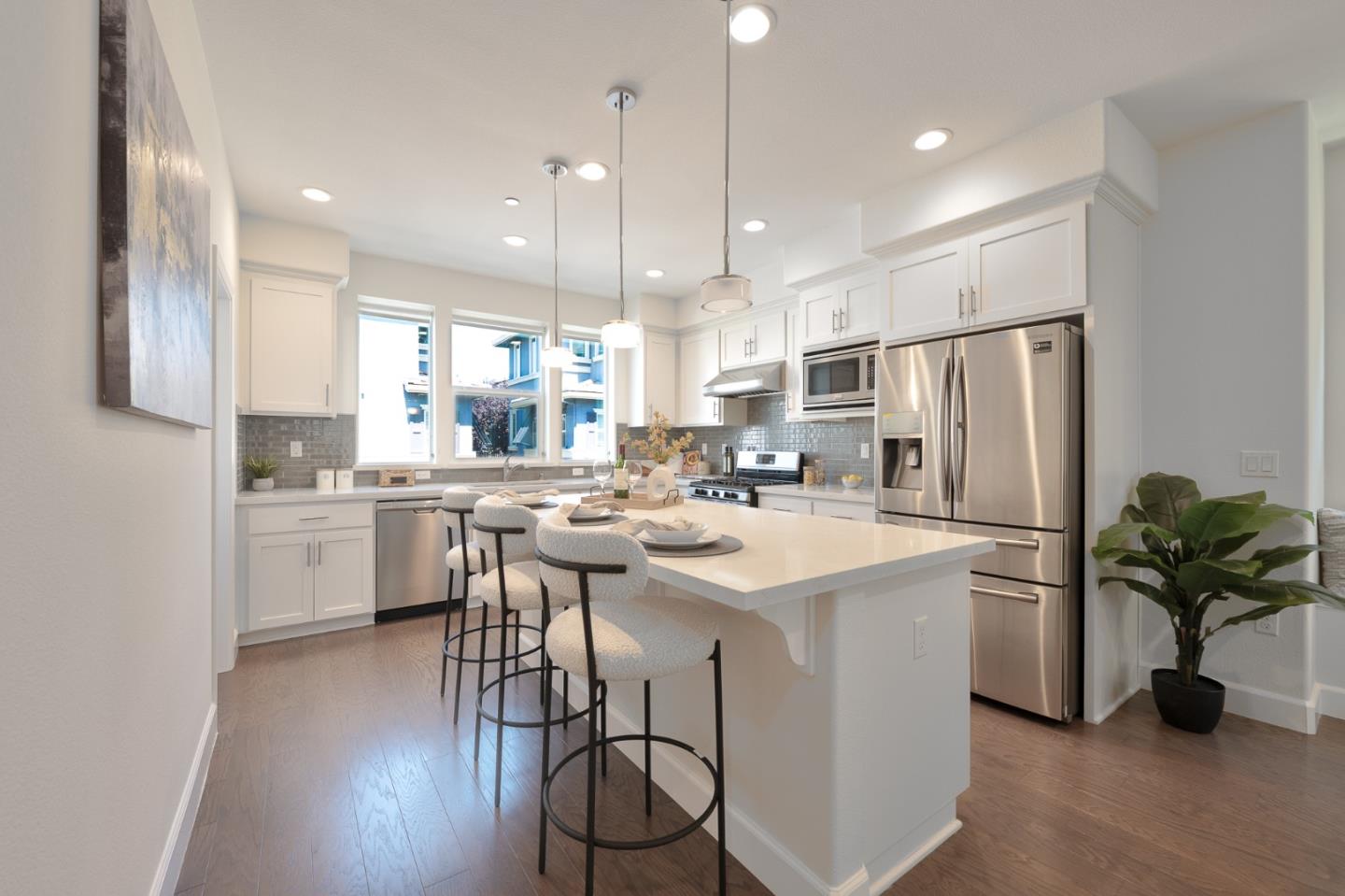 Detail Gallery Image 5 of 26 For 712 Bramble Ter, Sunnyvale,  CA 94086 - 3 Beds | 3/1 Baths