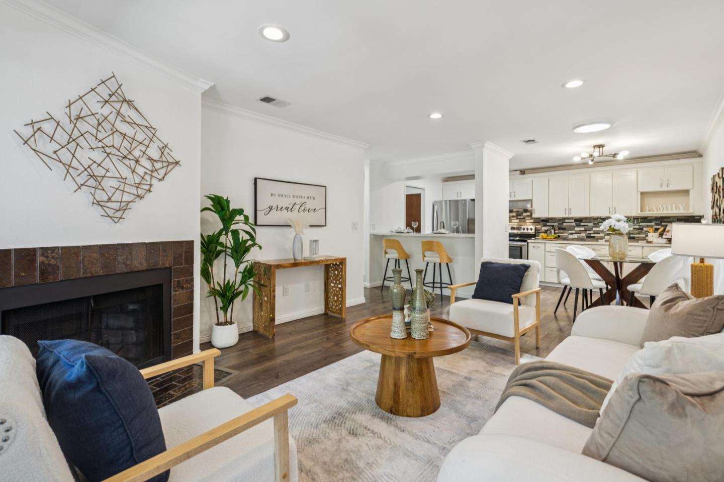 Detail Gallery Image 3 of 39 For 40425 Chapel Way #309,  Fremont,  CA 94538 - 2 Beds | 2 Baths