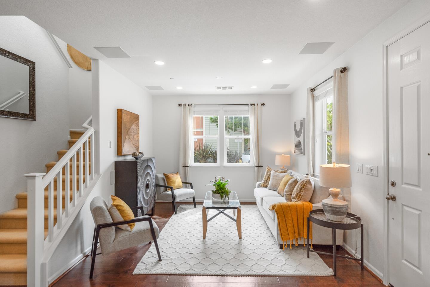 Detail Gallery Image 10 of 40 For 403 San Eduardo Ter, Sunnyvale,  CA 94085 - 3 Beds | 2/1 Baths