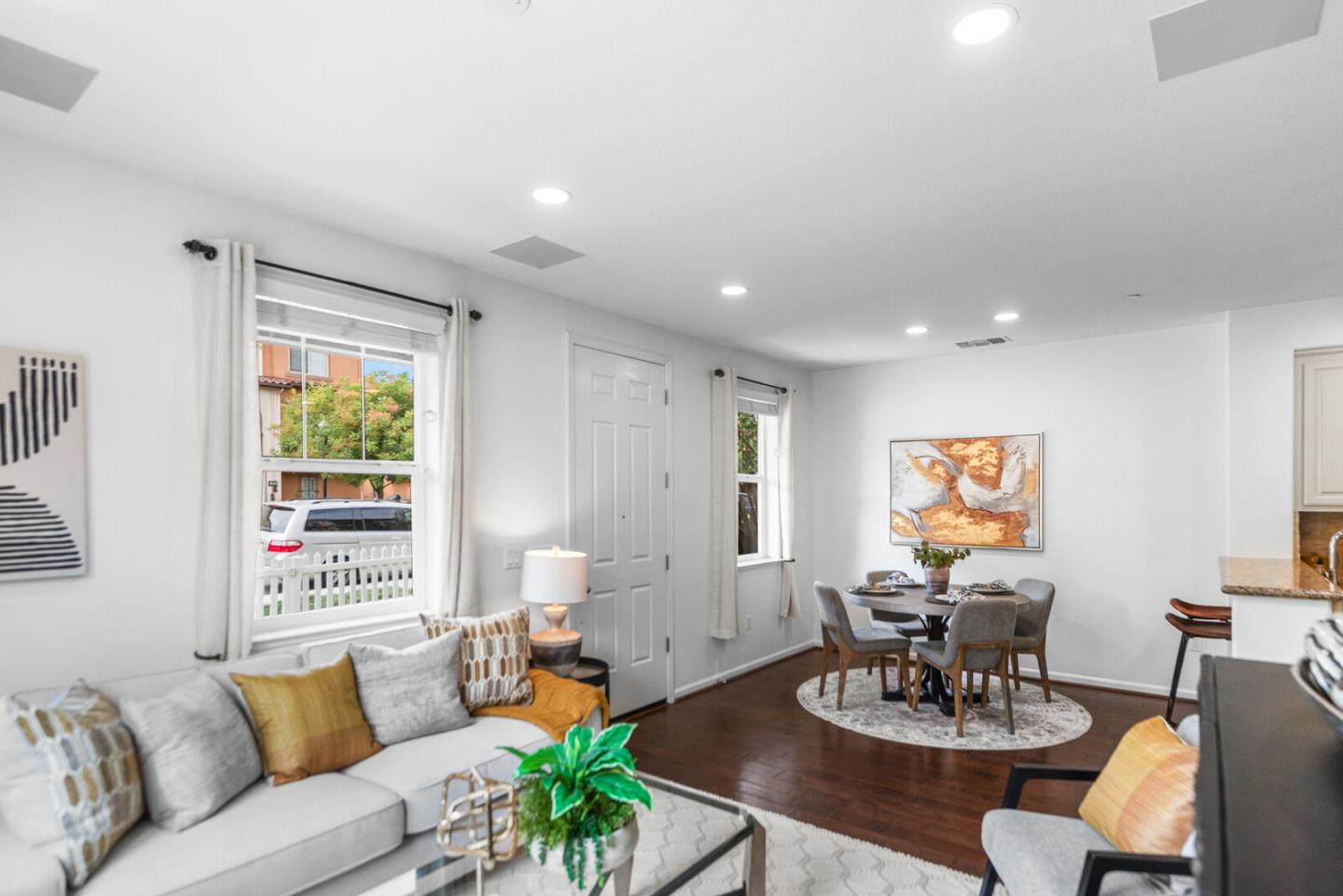 Detail Gallery Image 12 of 40 For 403 San Eduardo Ter, Sunnyvale,  CA 94085 - 3 Beds | 2/1 Baths