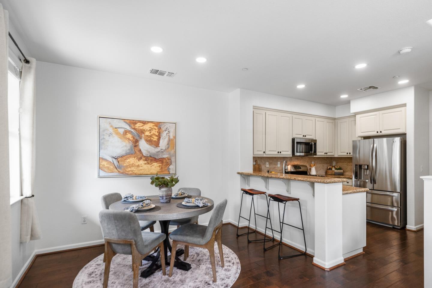 Detail Gallery Image 14 of 40 For 403 San Eduardo Ter, Sunnyvale,  CA 94085 - 3 Beds | 2/1 Baths