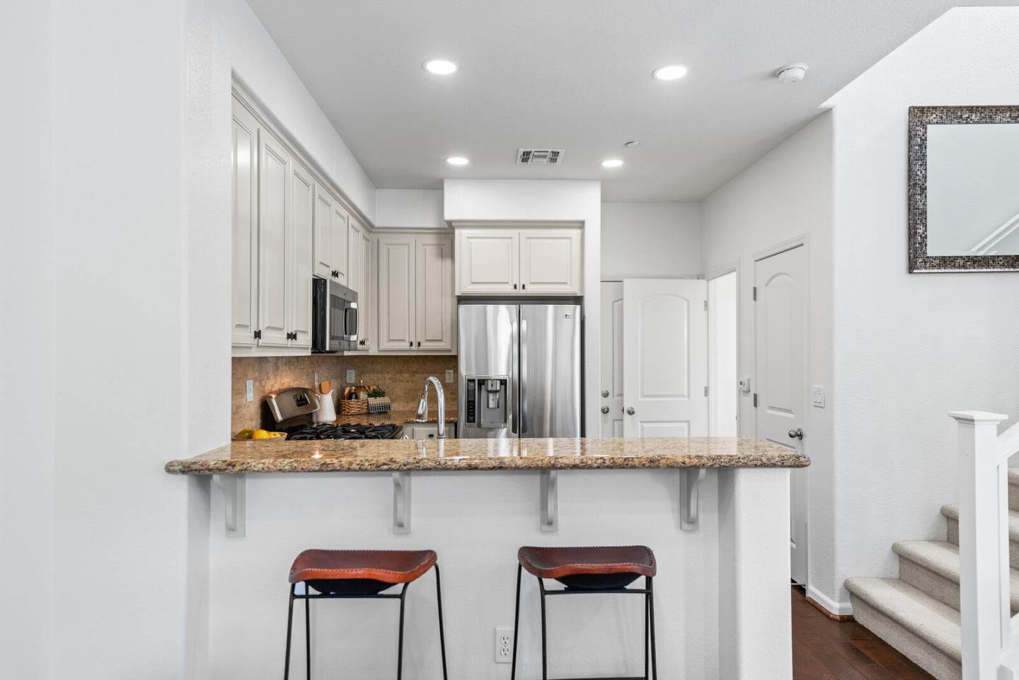 Detail Gallery Image 16 of 40 For 403 San Eduardo Ter, Sunnyvale,  CA 94085 - 3 Beds | 2/1 Baths