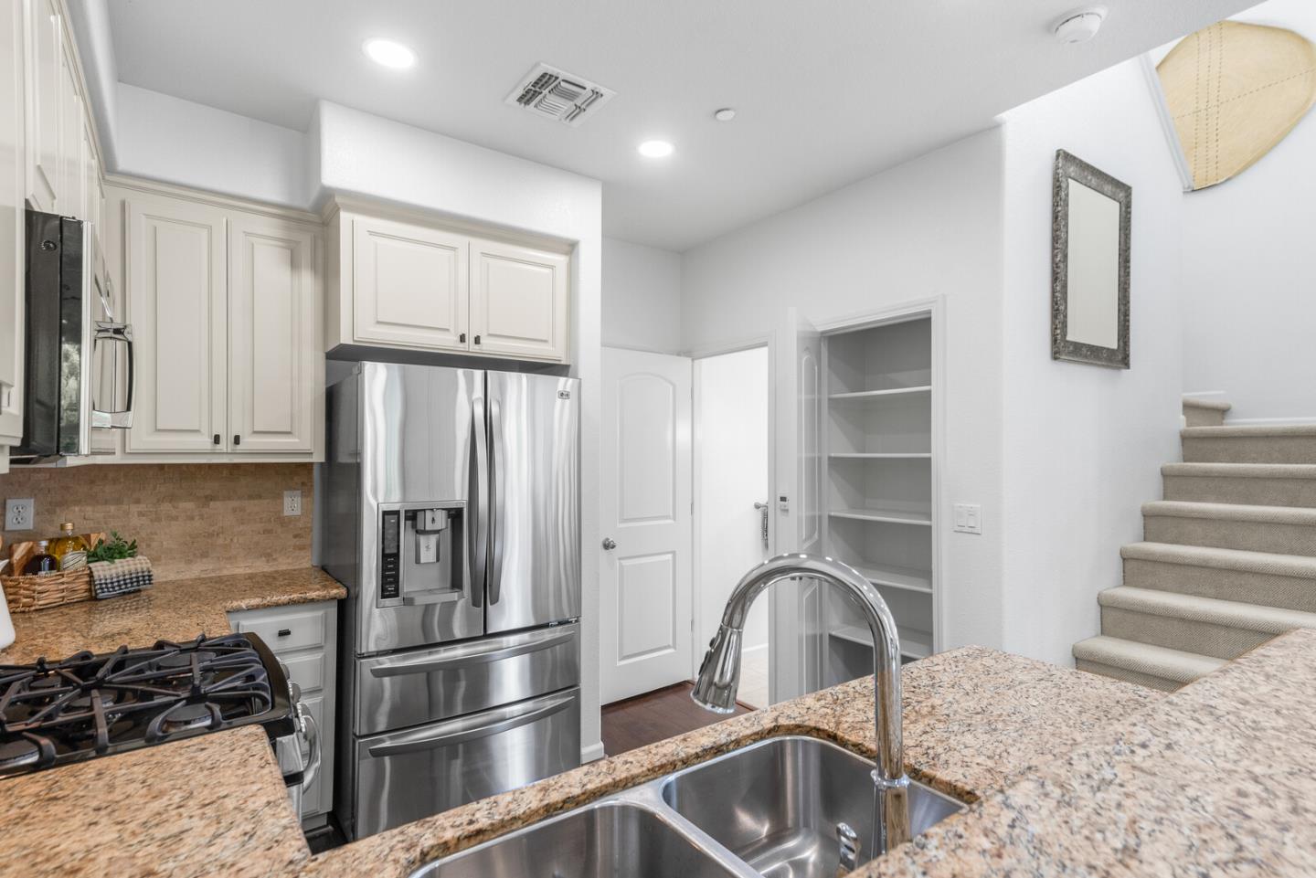 Detail Gallery Image 21 of 40 For 403 San Eduardo Ter, Sunnyvale,  CA 94085 - 3 Beds | 2/1 Baths