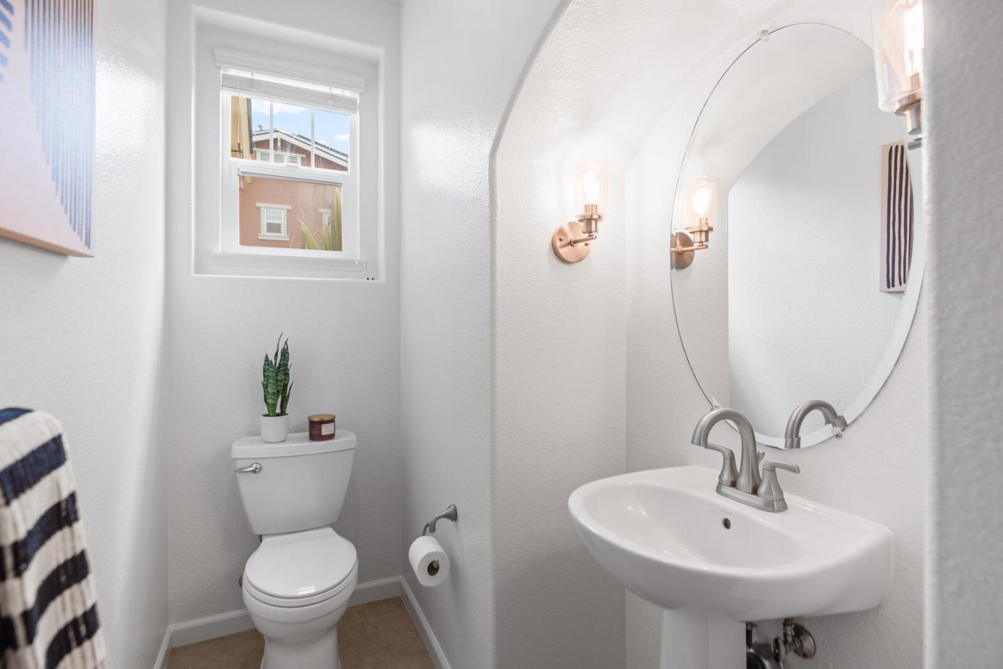 Detail Gallery Image 22 of 40 For 403 San Eduardo Ter, Sunnyvale,  CA 94085 - 3 Beds | 2/1 Baths