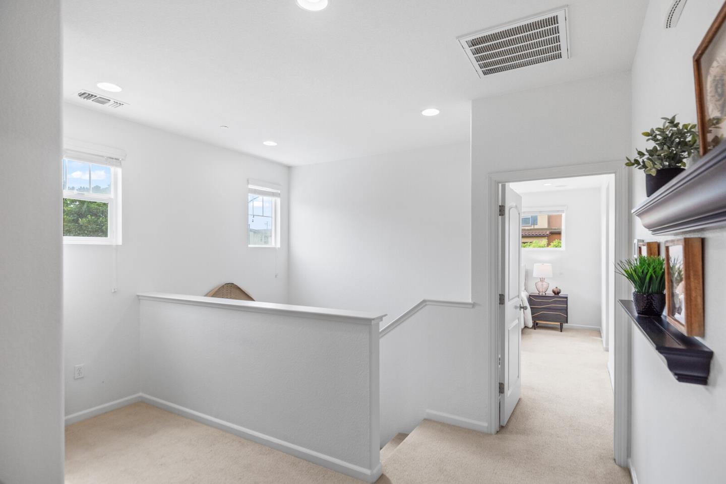 Detail Gallery Image 24 of 40 For 403 San Eduardo Ter, Sunnyvale,  CA 94085 - 3 Beds | 2/1 Baths