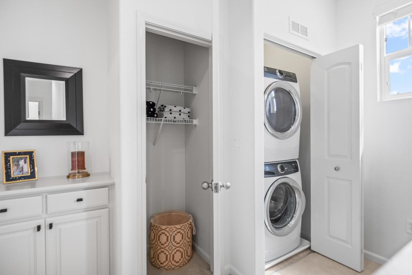 Detail Gallery Image 26 of 40 For 403 San Eduardo Ter, Sunnyvale,  CA 94085 - 3 Beds | 2/1 Baths