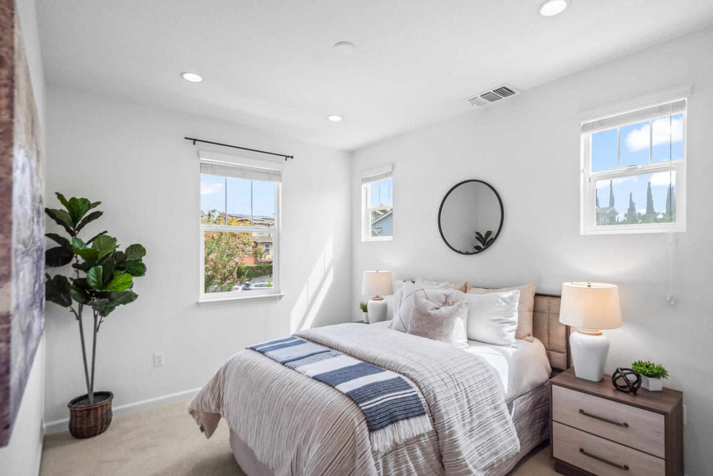 Detail Gallery Image 31 of 40 For 403 San Eduardo Ter, Sunnyvale,  CA 94085 - 3 Beds | 2/1 Baths