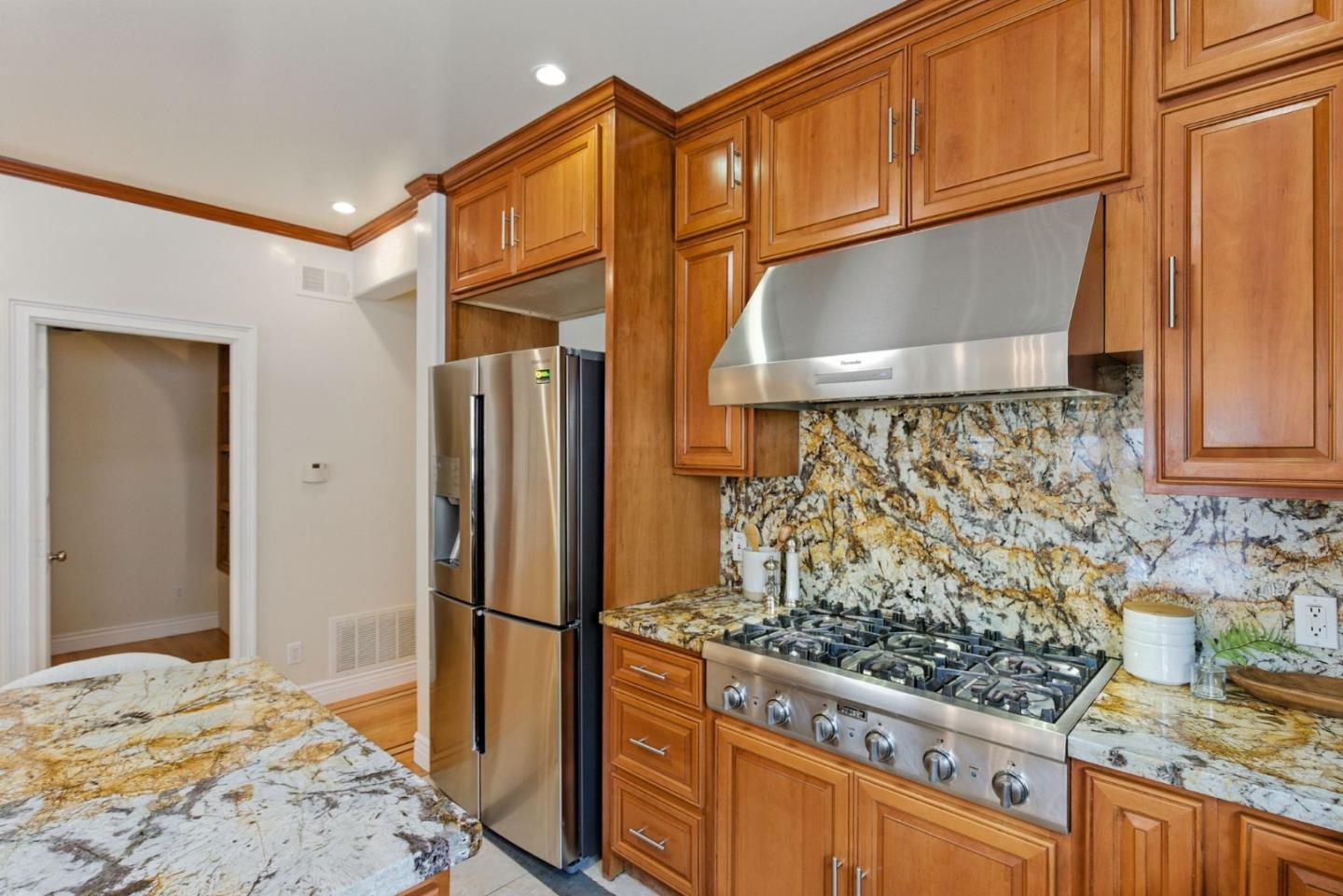 Detail Gallery Image 38 of 99 For 157 Station Ave, Daly City,  CA 94014 - 7 Beds | 6 Baths