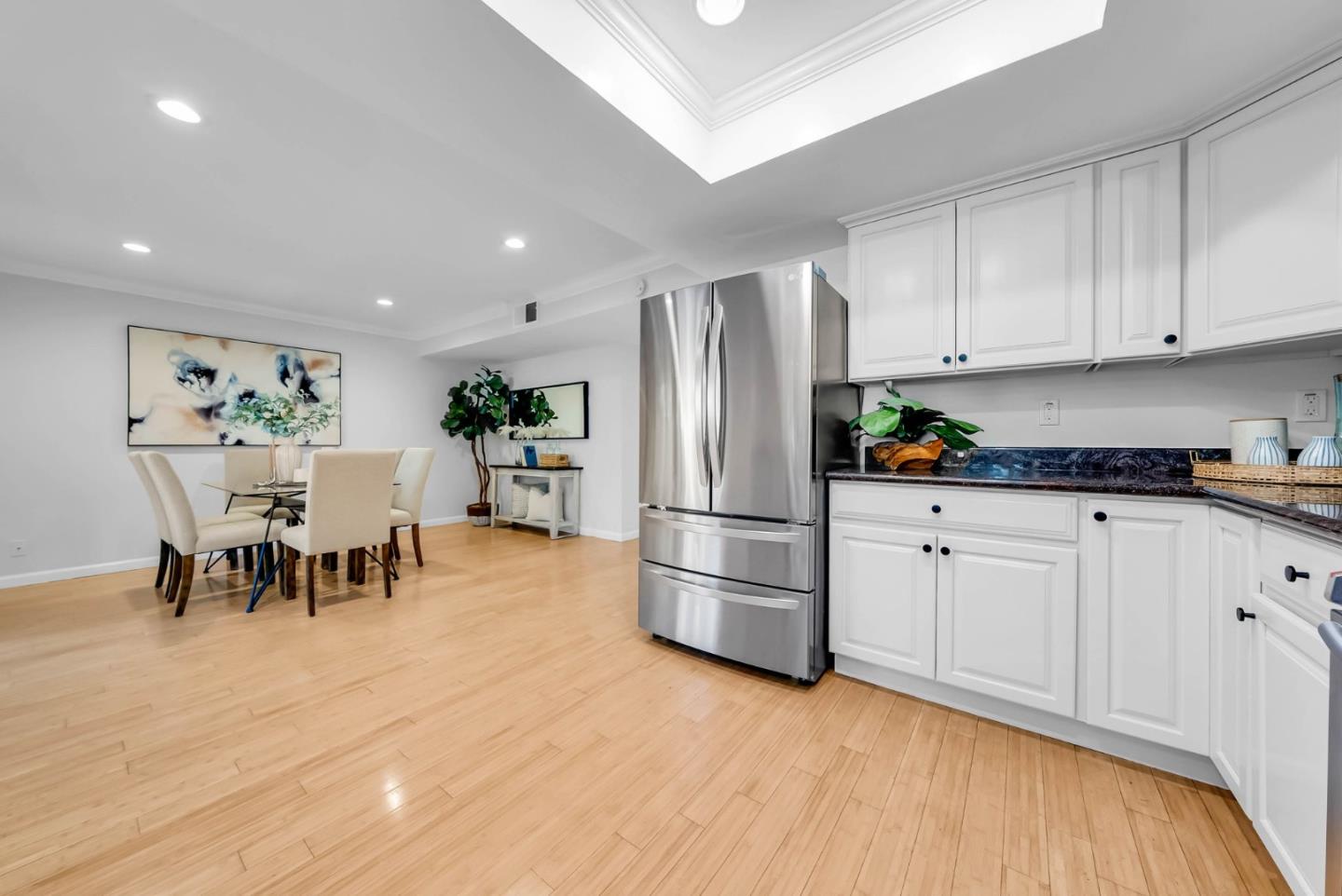 Detail Gallery Image 10 of 36 For 1063 Norfolk Dr, San Jose,  CA 95129 - 4 Beds | 2/1 Baths