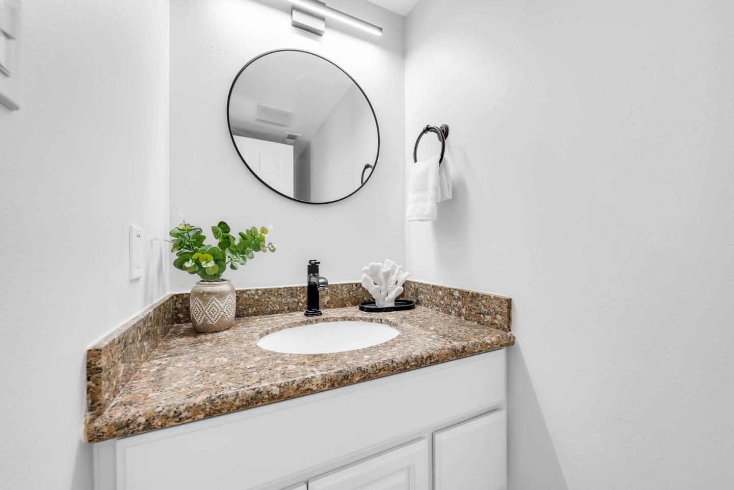 Detail Gallery Image 24 of 36 For 1063 Norfolk Dr, San Jose,  CA 95129 - 4 Beds | 2/1 Baths