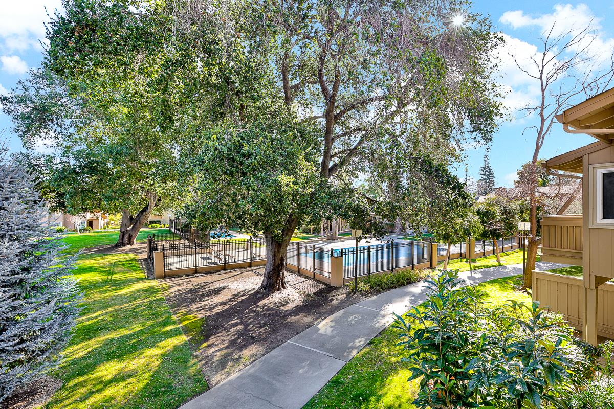 Detail Gallery Image 31 of 36 For 1063 Norfolk Dr, San Jose,  CA 95129 - 4 Beds | 2/1 Baths