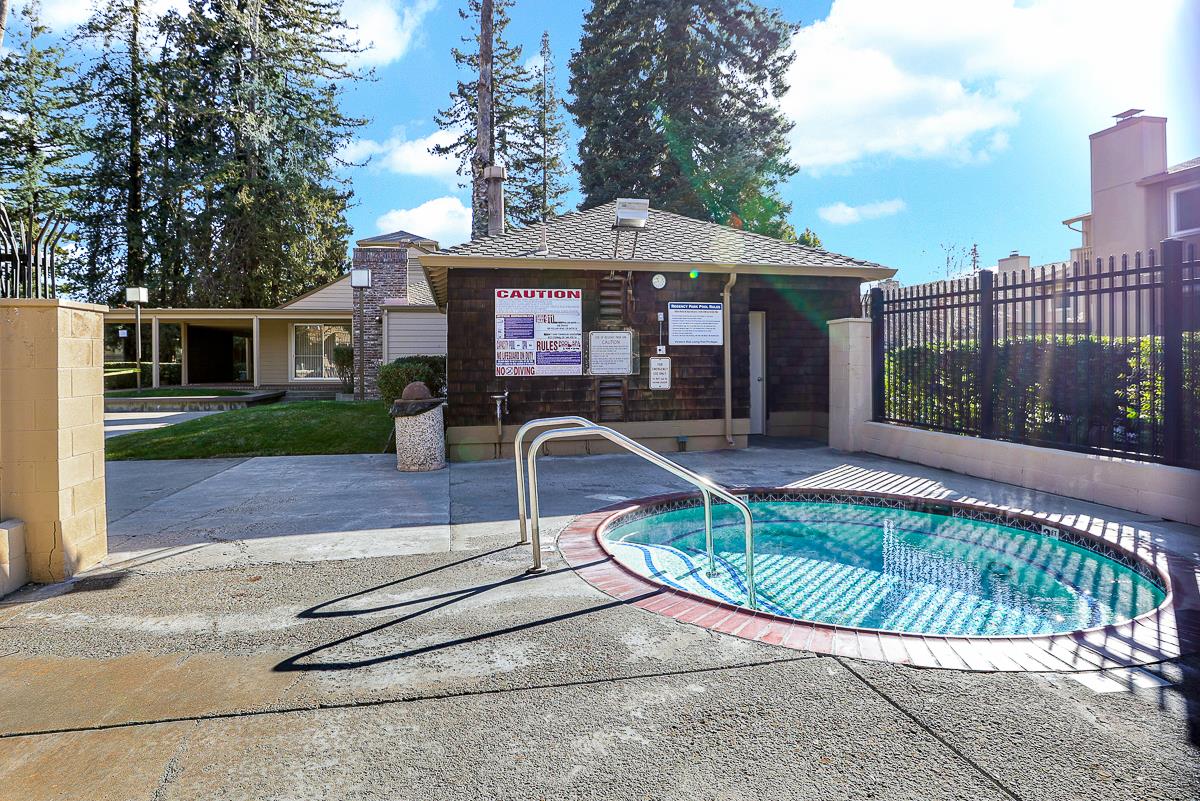 Detail Gallery Image 33 of 36 For 1063 Norfolk Dr, San Jose,  CA 95129 - 4 Beds | 2/1 Baths