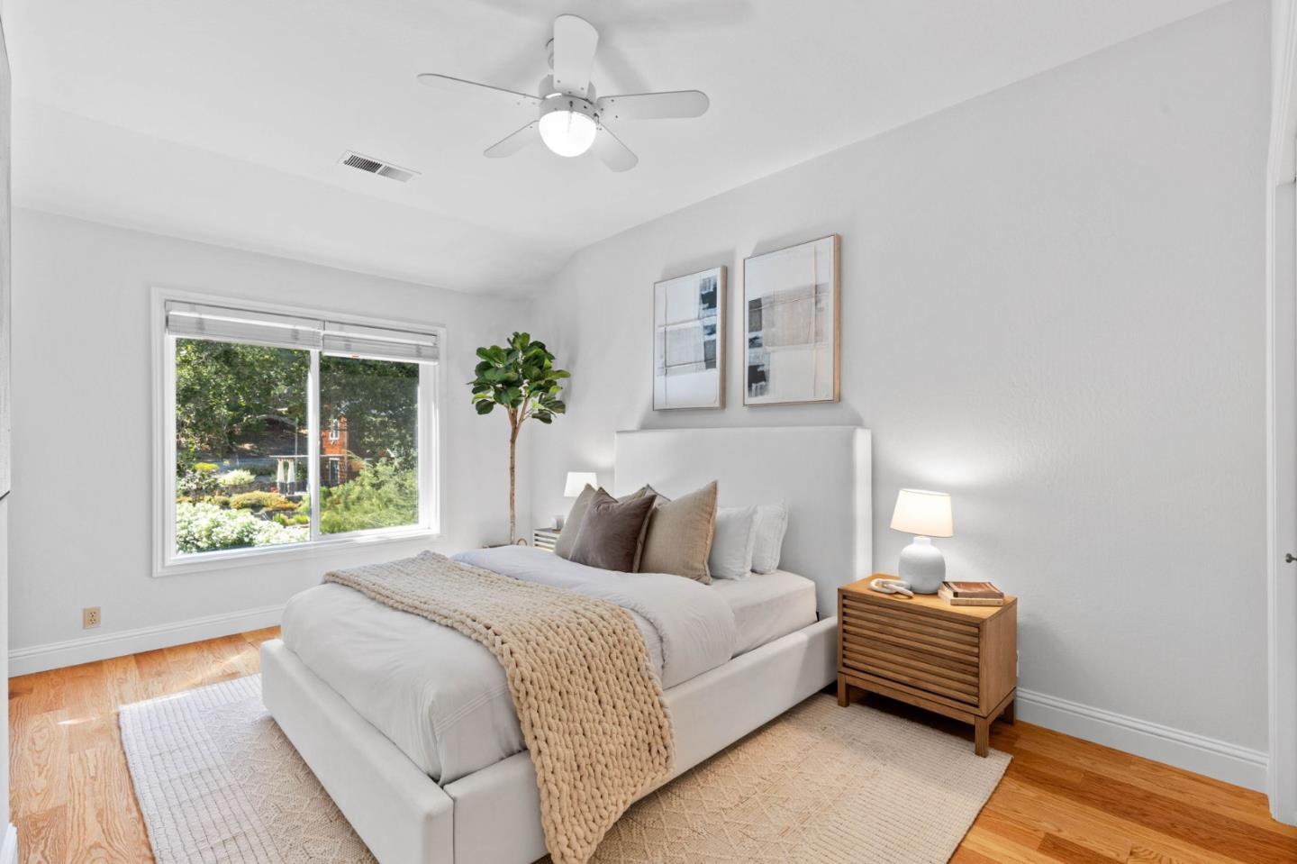 Detail Gallery Image 25 of 43 For 100 Vaquero Way, Redwood City,  CA 94062 - 4 Beds | 4/1 Baths