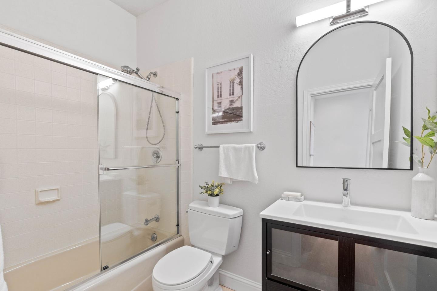 Detail Gallery Image 26 of 43 For 100 Vaquero Way, Redwood City,  CA 94062 - 4 Beds | 4/1 Baths