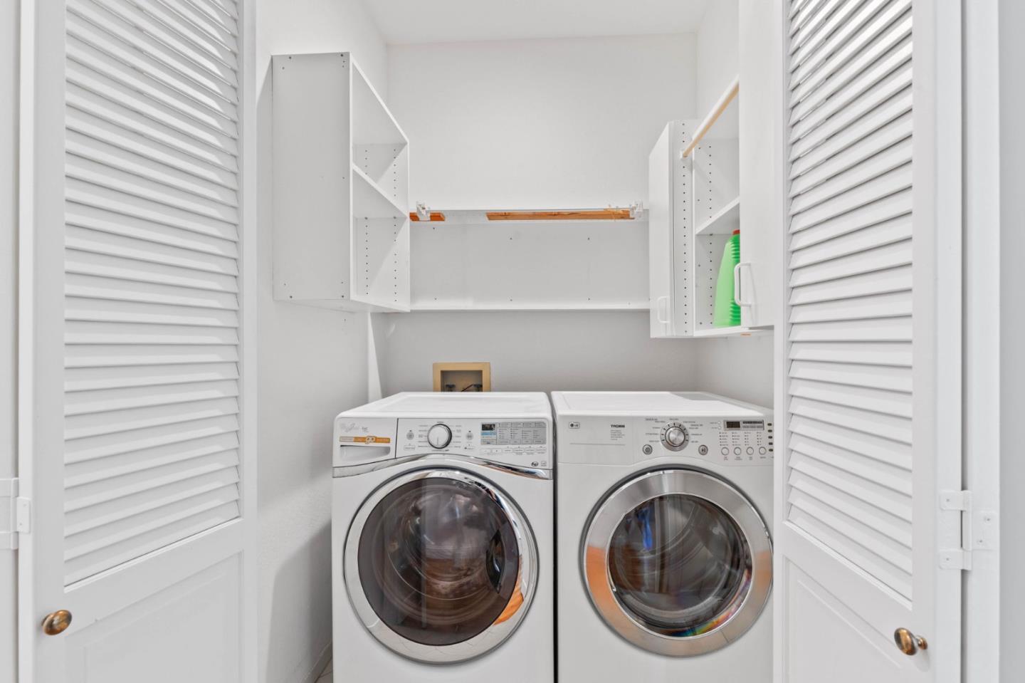 Detail Gallery Image 29 of 43 For 100 Vaquero Way, Redwood City,  CA 94062 - 4 Beds | 4/1 Baths