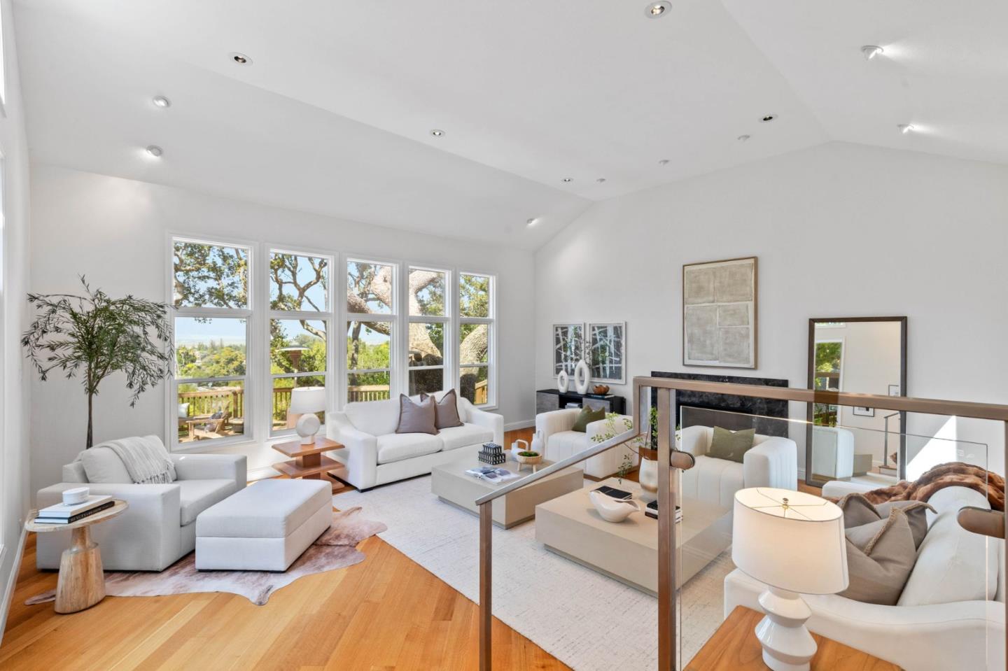 Detail Gallery Image 3 of 43 For 100 Vaquero Way, Redwood City,  CA 94062 - 4 Beds | 4/1 Baths