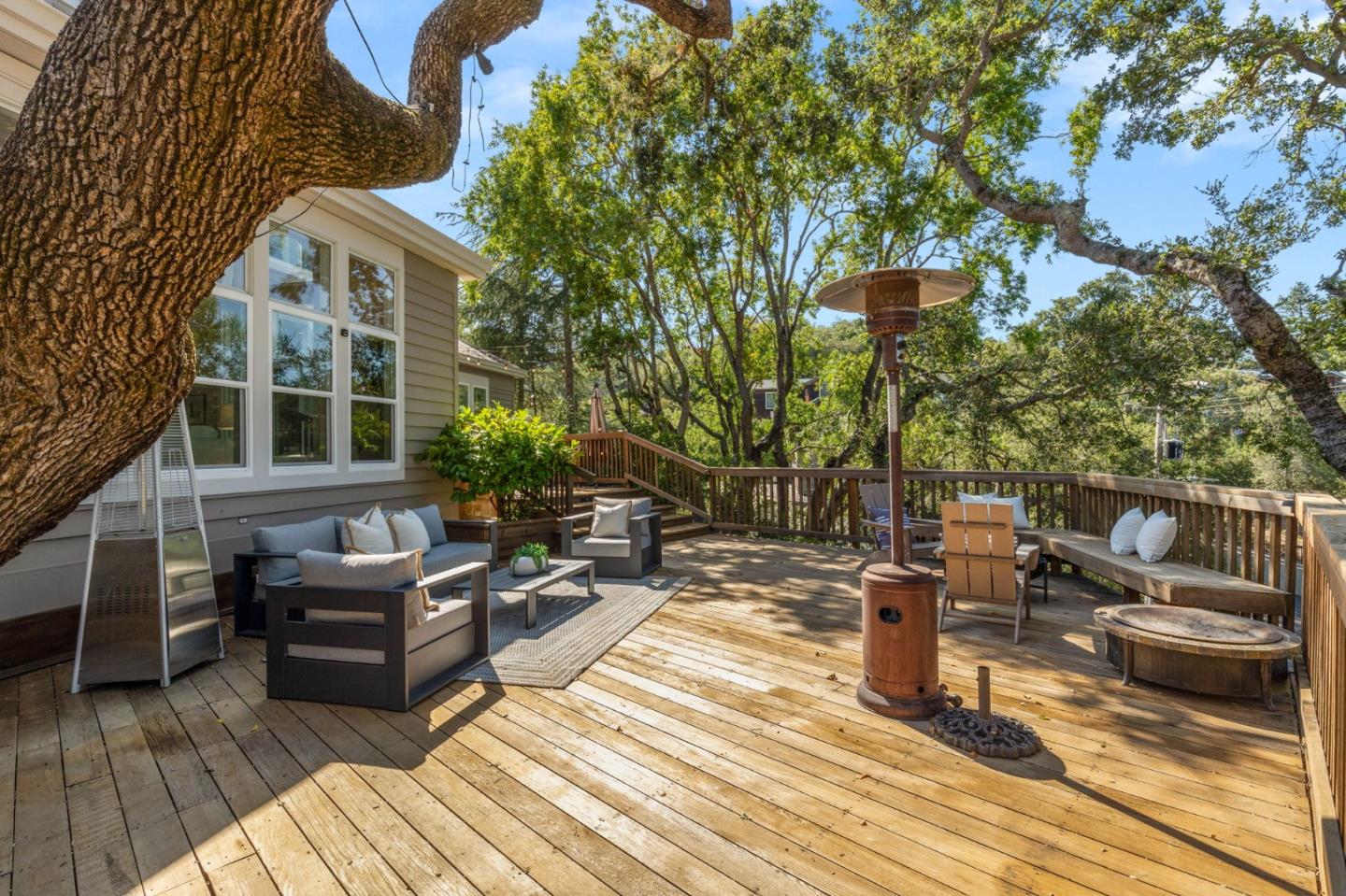 Detail Gallery Image 31 of 43 For 100 Vaquero Way, Redwood City,  CA 94062 - 4 Beds | 4/1 Baths