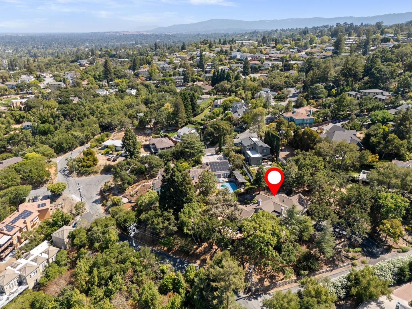 Detail Gallery Image 38 of 43 For 100 Vaquero Way, Redwood City,  CA 94062 - 4 Beds | 4/1 Baths