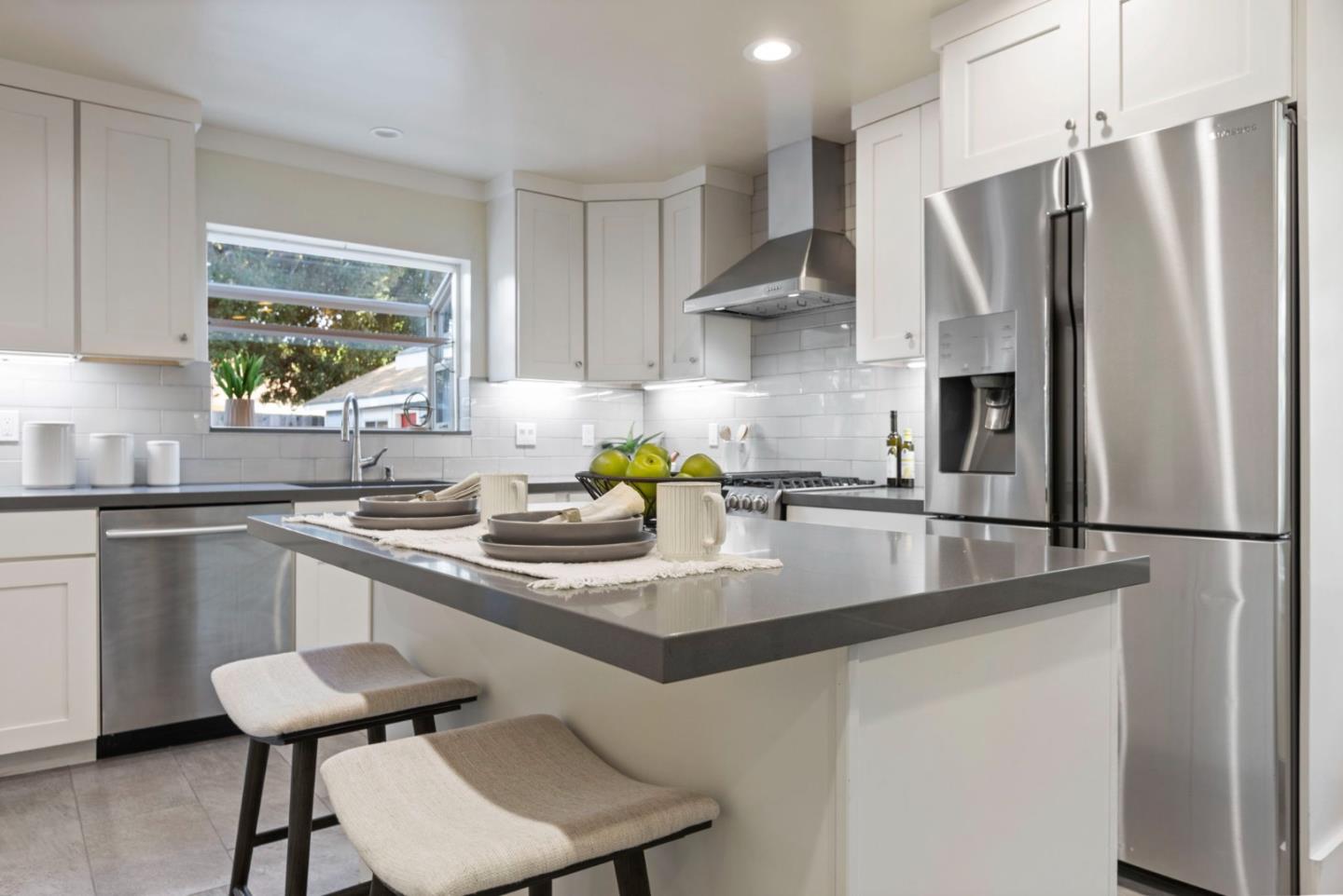 Detail Gallery Image 6 of 24 For 2760 Marlborough Ave, Redwood City,  CA 94063 - 2 Beds | 1 Baths
