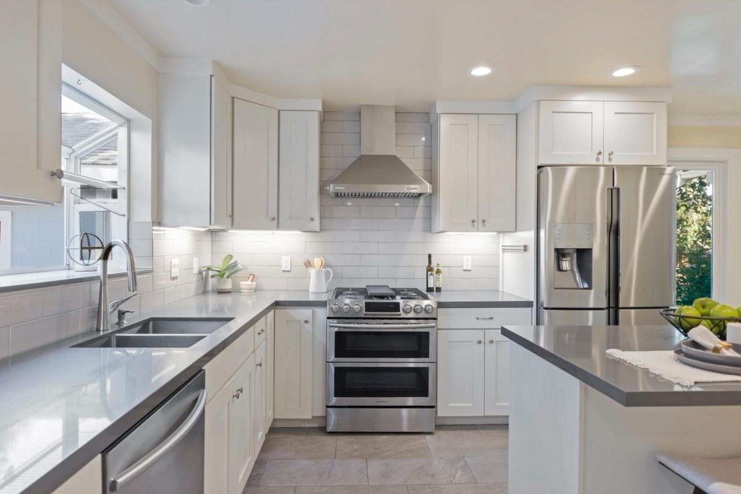 Detail Gallery Image 7 of 24 For 2760 Marlborough Ave, Redwood City,  CA 94063 - 2 Beds | 1 Baths