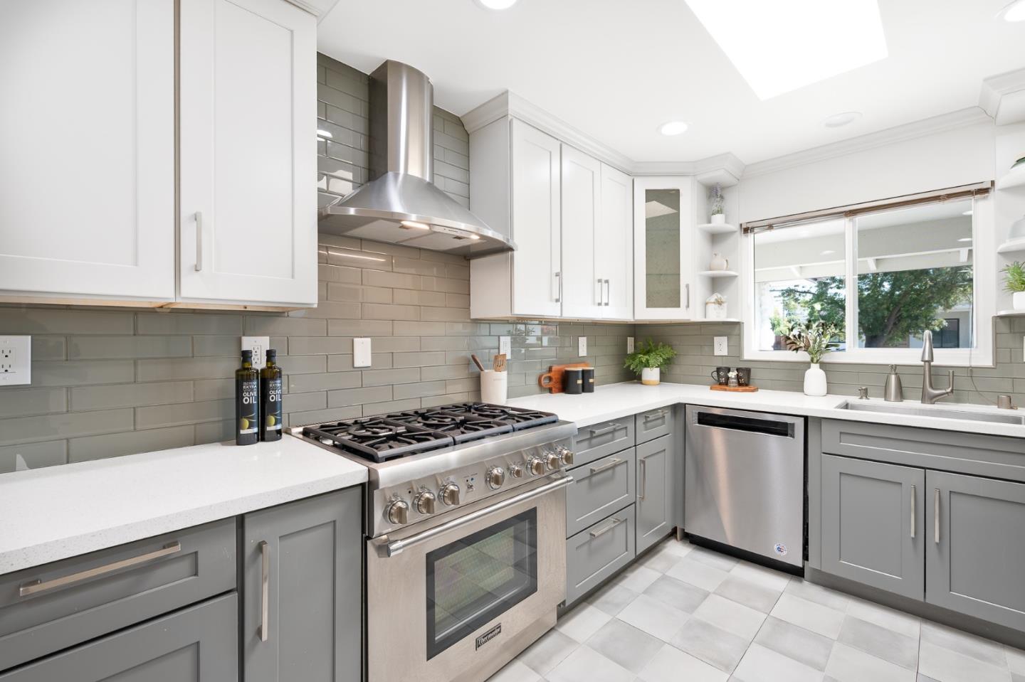 Detail Gallery Image 7 of 33 For 2535 Parkside Dr, Fremont,  CA 94536 - 5 Beds | 3 Baths