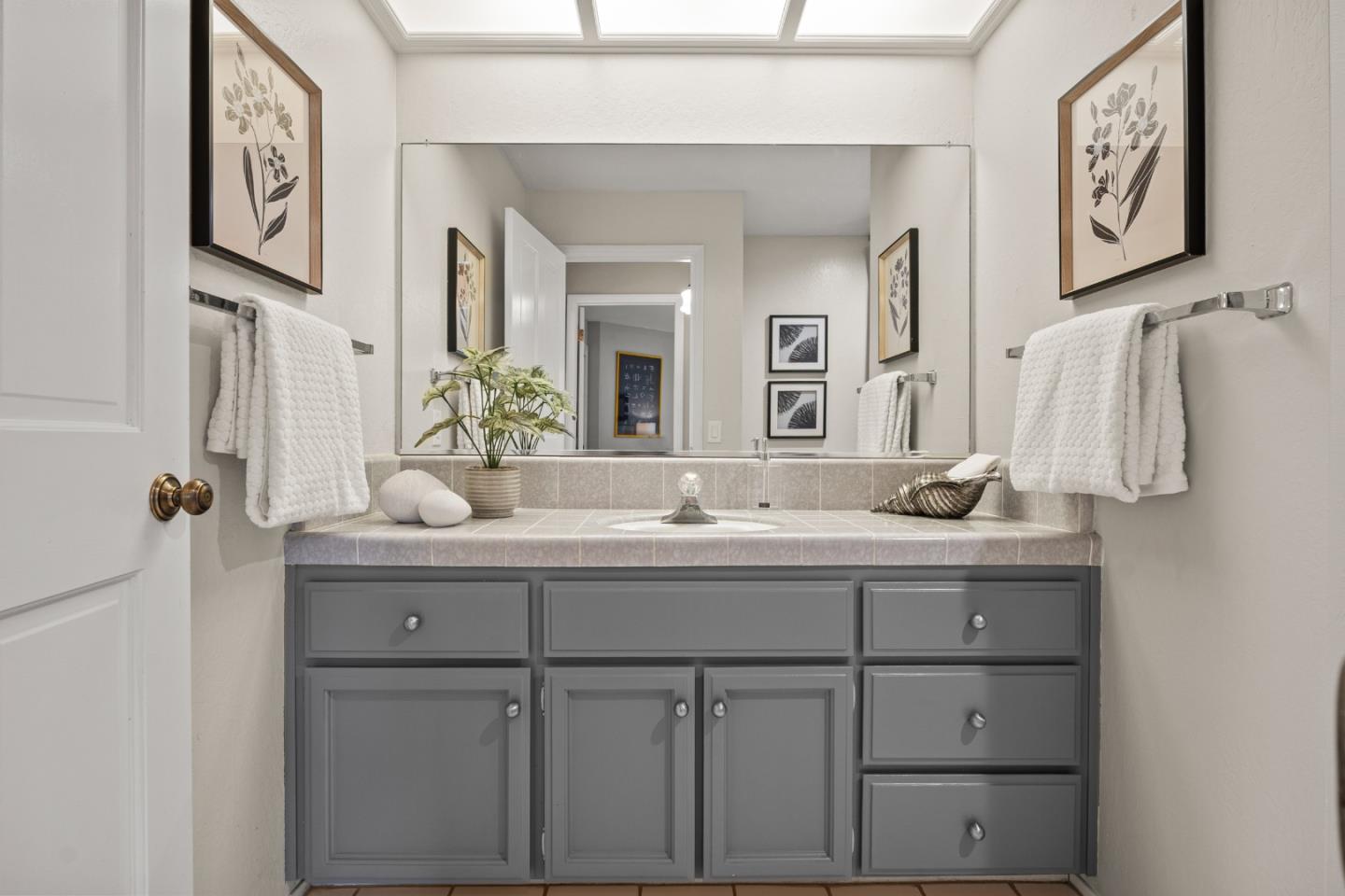 Detail Gallery Image 19 of 36 For 17410 Blue Jay Dr, Morgan Hill,  CA 95037 - 3 Beds | 2/1 Baths