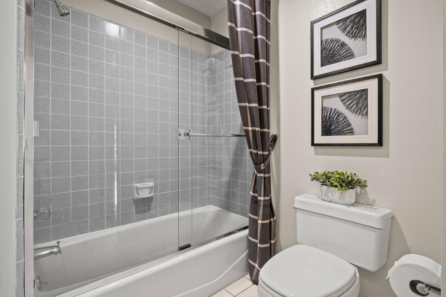 Detail Gallery Image 20 of 36 For 17410 Blue Jay Dr, Morgan Hill,  CA 95037 - 3 Beds | 2/1 Baths