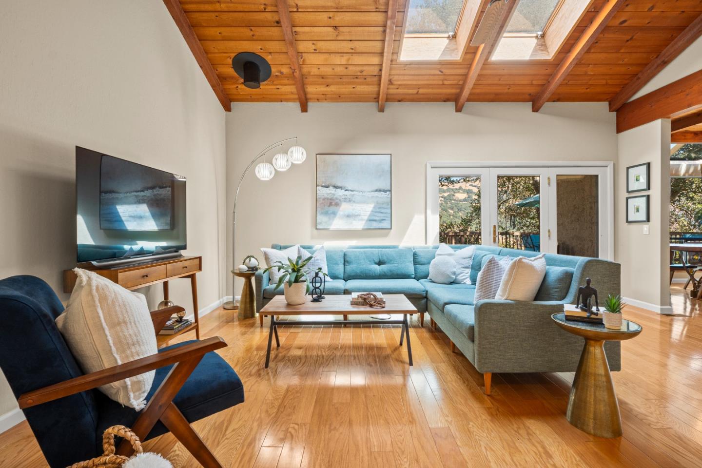 Detail Gallery Image 4 of 36 For 17410 Blue Jay Dr, Morgan Hill,  CA 95037 - 3 Beds | 2/1 Baths