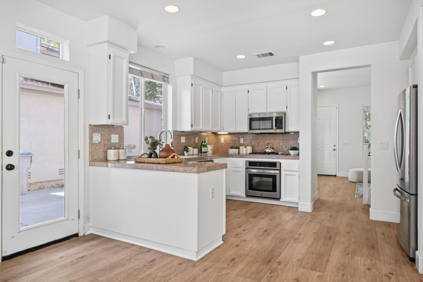 Detail Gallery Image 10 of 42 For 1658 Pala Ranch Cir, San Jose,  CA 95133 - 3 Beds | 2/1 Baths