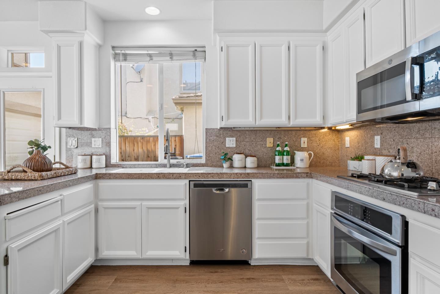 Detail Gallery Image 11 of 42 For 1658 Pala Ranch Cir, San Jose,  CA 95133 - 3 Beds | 2/1 Baths
