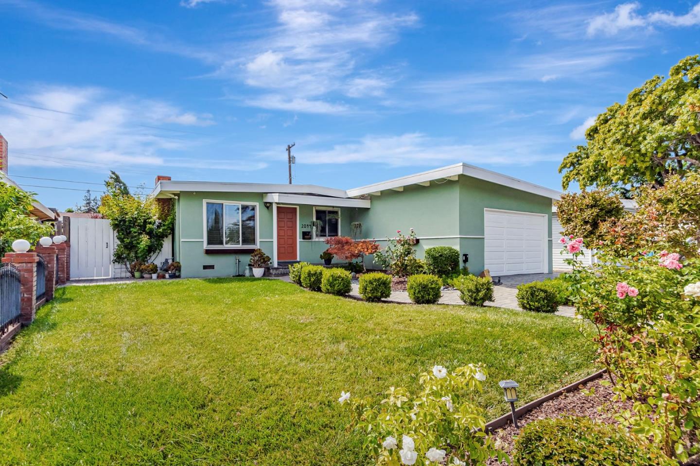 Detail Gallery Image 3 of 34 For 2044 Jackson St, Santa Clara,  CA 95050 - 3 Beds | 2 Baths