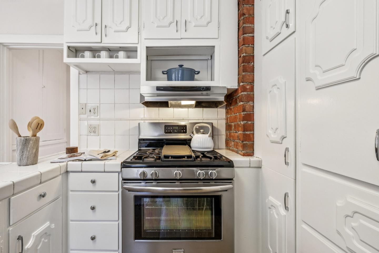 Detail Gallery Image 21 of 32 For 406 Menker Ave, San Jose,  CA 95128 - 3 Beds | 1 Baths