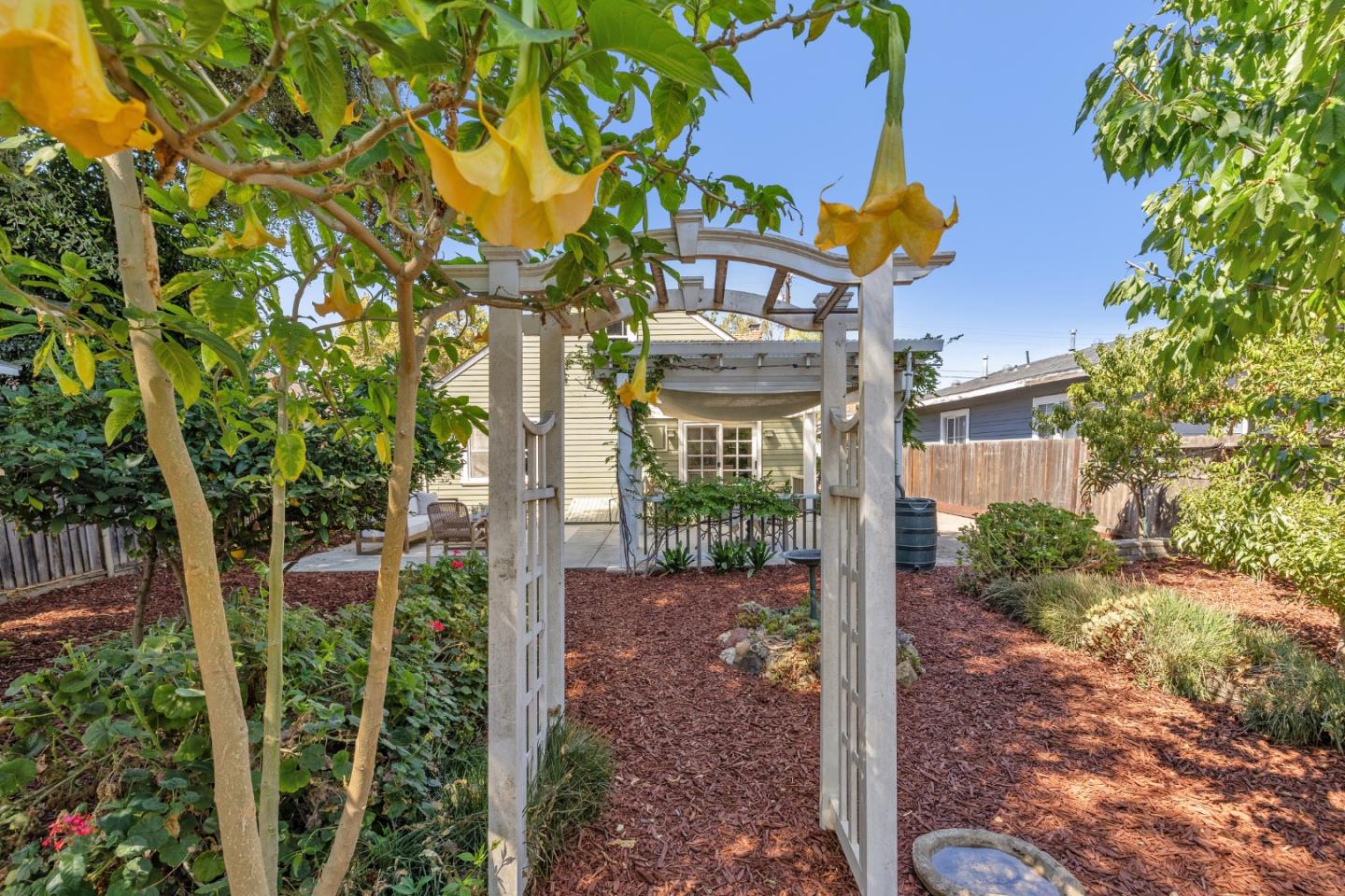 Detail Gallery Image 30 of 32 For 406 Menker Ave, San Jose,  CA 95128 - 3 Beds | 1 Baths