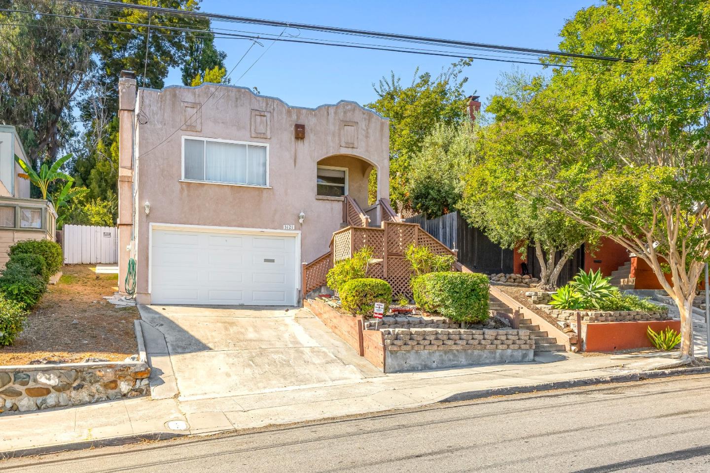 Detail Gallery Image 2 of 36 For 3121 Monticello Ave, Oakland,  CA 94619 - 2 Beds | 1 Baths