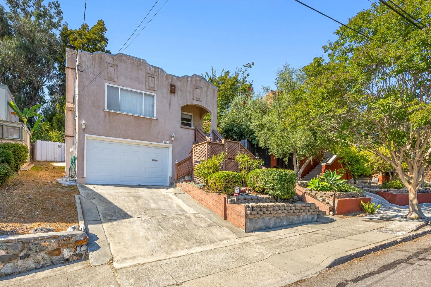 Detail Gallery Image 3 of 36 For 3121 Monticello Ave, Oakland,  CA 94619 - 2 Beds | 1 Baths
