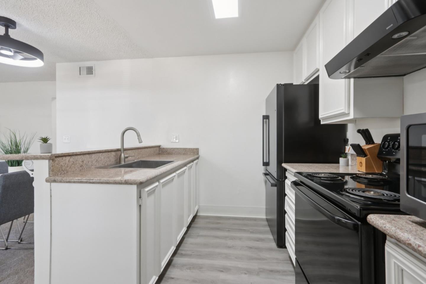 Detail Gallery Image 18 of 42 For 196 Coy Dr #1,  San Jose,  CA 95123 - 2 Beds | 1 Baths