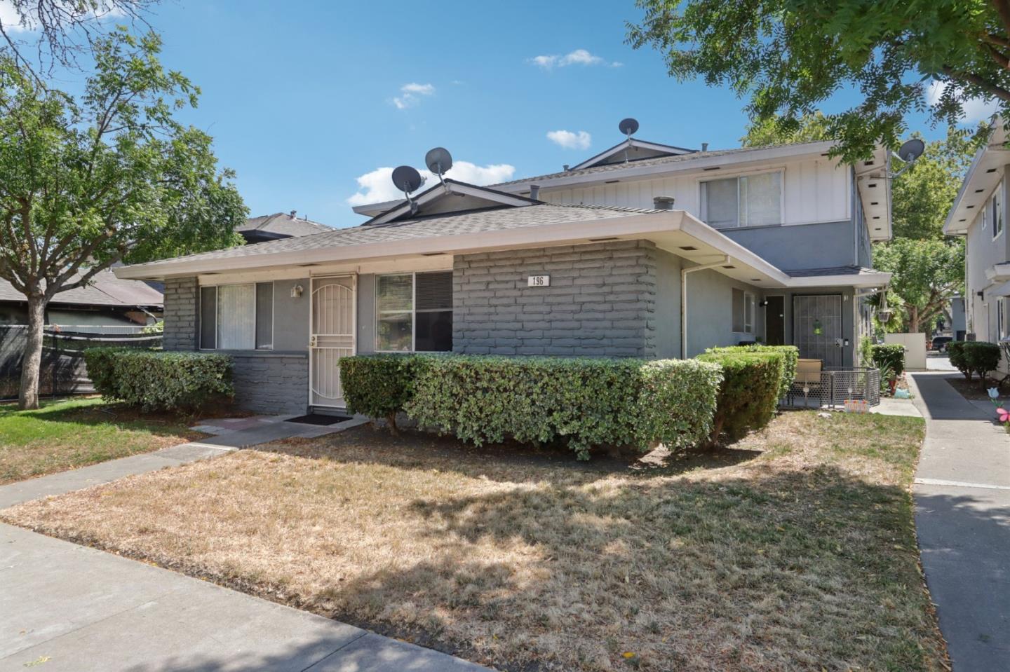 Detail Gallery Image 4 of 42 For 196 Coy Dr #1,  San Jose,  CA 95123 - 2 Beds | 1 Baths