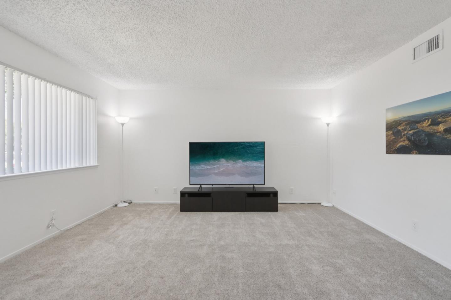 Detail Gallery Image 7 of 42 For 196 Coy Dr #1,  San Jose,  CA 95123 - 2 Beds | 1 Baths