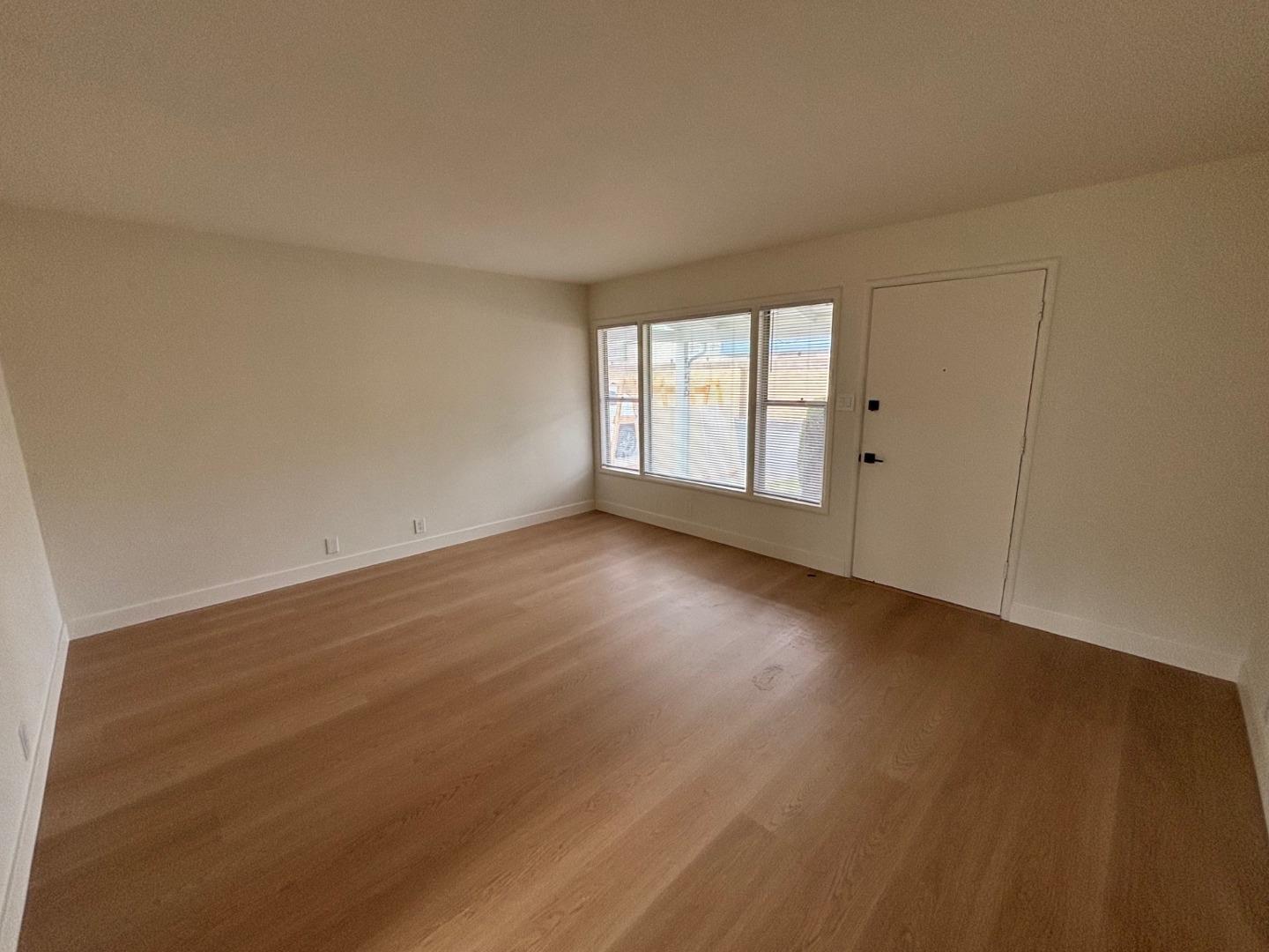 Detail Gallery Image 3 of 9 For 556 E Fremont Ave, Sunnyvale,  CA 94087 - 2 Beds | 1 Baths