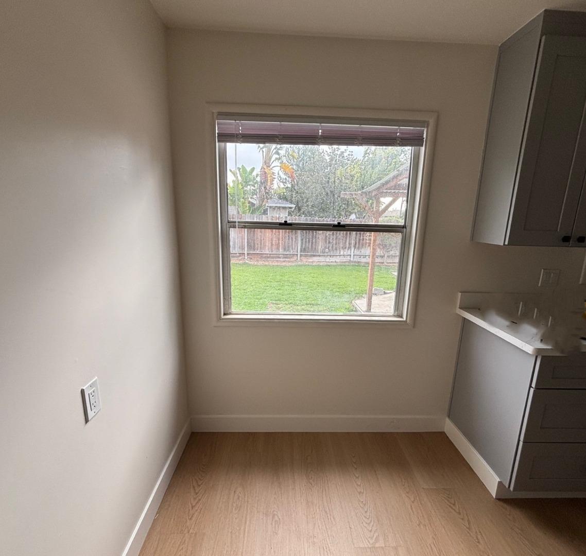 Detail Gallery Image 5 of 9 For 556 E Fremont Ave, Sunnyvale,  CA 94087 - 2 Beds | 1 Baths