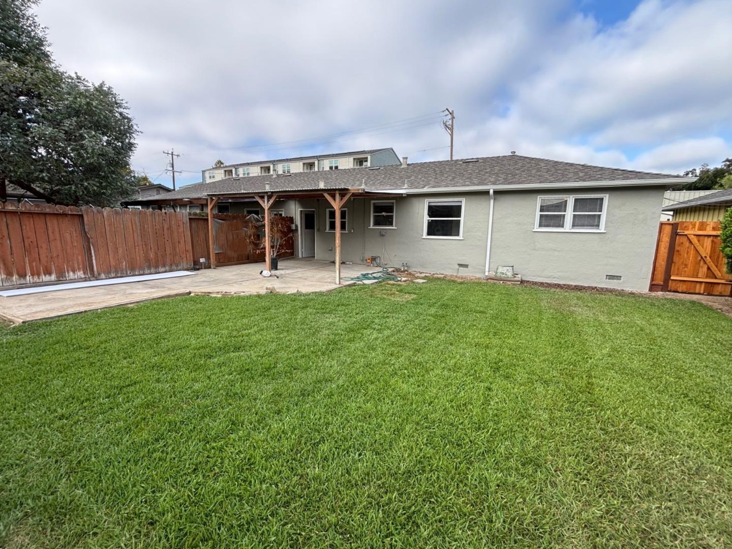 Detail Gallery Image 9 of 9 For 556 E Fremont Ave, Sunnyvale,  CA 94087 - 2 Beds | 1 Baths