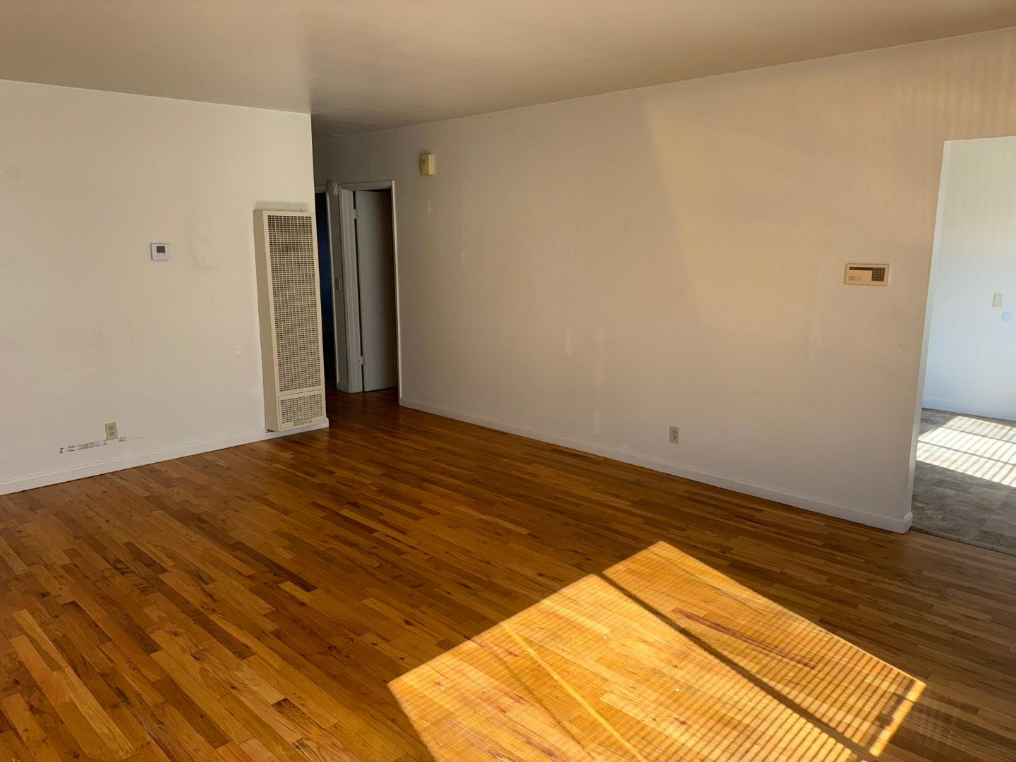 Detail Gallery Image 5 of 19 For 1615 Luzern St, Seaside,  CA 93955 - 3 Beds | 1 Baths