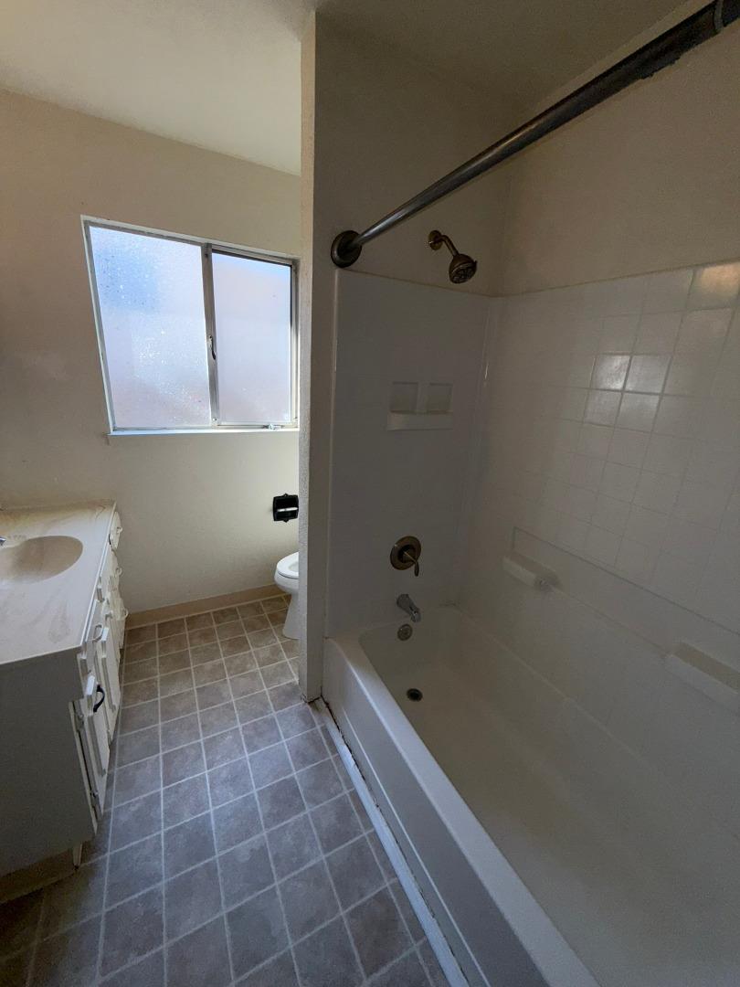 Detail Gallery Image 7 of 19 For 1615 Luzern St, Seaside,  CA 93955 - 3 Beds | 1 Baths