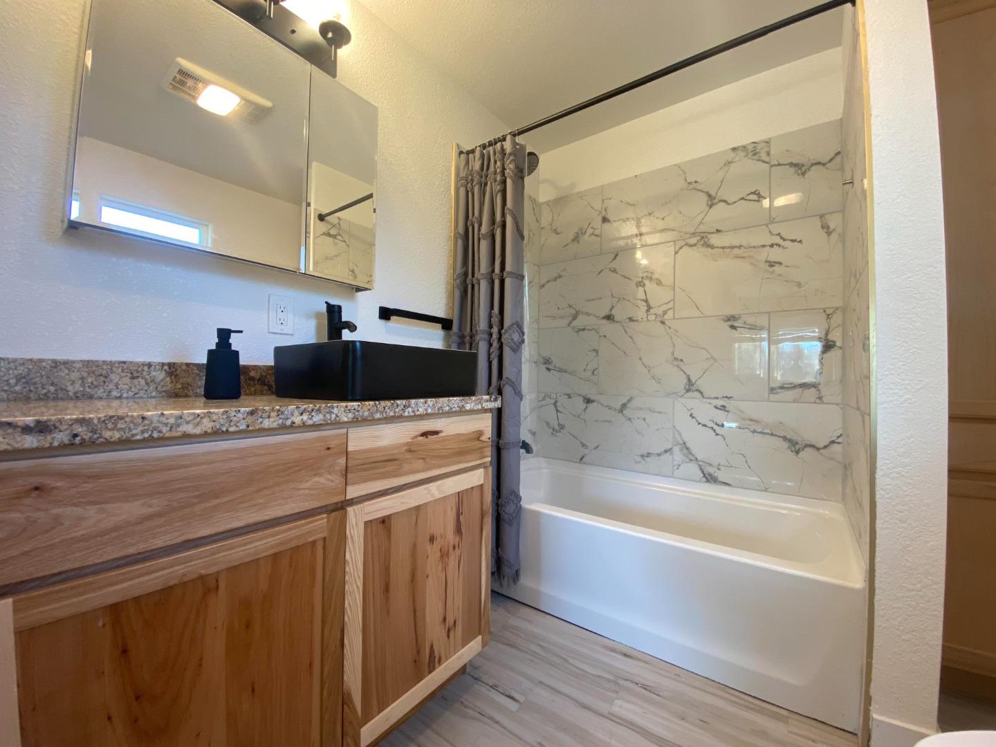 Detail Gallery Image 8 of 21 For 999 E 16th St, Chico,  CA 95928 - – Beds | – Baths