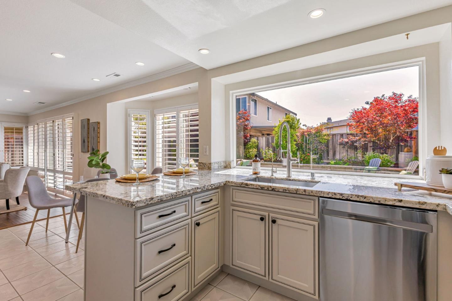 Detail Gallery Image 12 of 54 For 1003 Avalon Ave, Foster City,  CA 94404 - 4 Beds | 2/1 Baths