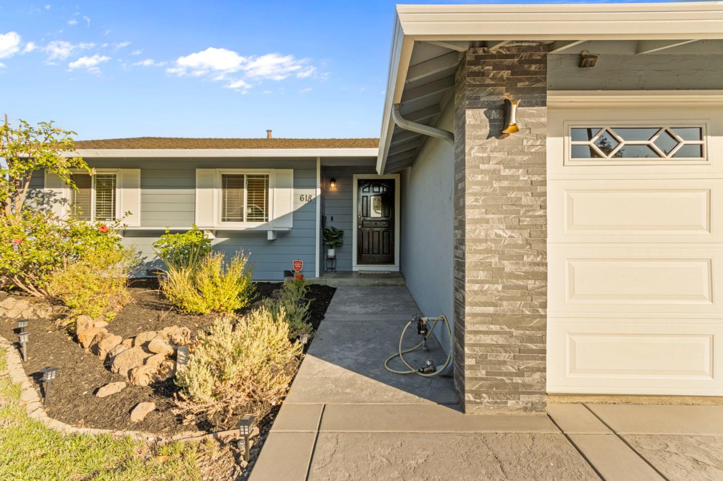 Detail Gallery Image 3 of 45 For 618 Azule Ave, San Jose,  CA 95123 - 3 Beds | 2 Baths