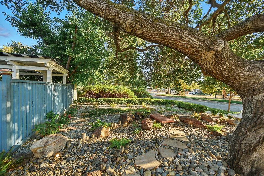 Detail Gallery Image 9 of 11 For 4072 Bouquet Park Ln, San Jose,  CA 95135 - 5 Beds | 3 Baths