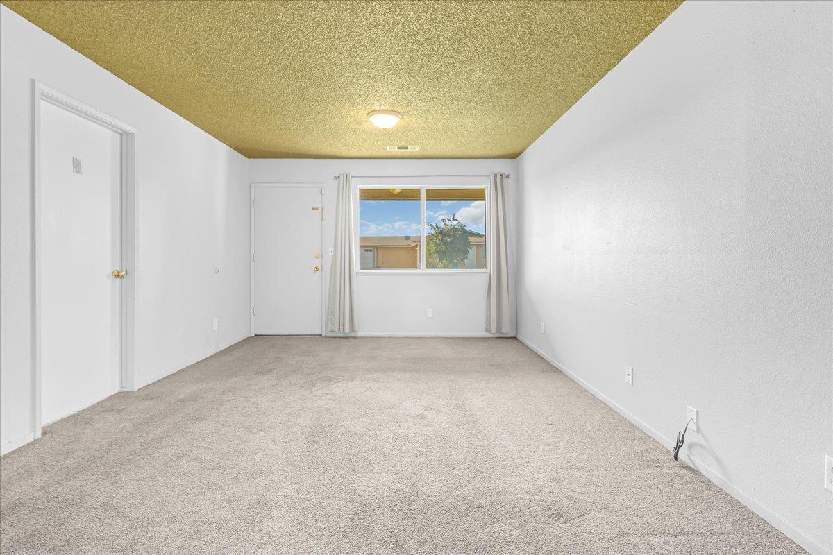 Detail Gallery Image 6 of 21 For 405 Primavera Ct, Greenfield,  CA 93927 - 2 Beds | 1 Baths