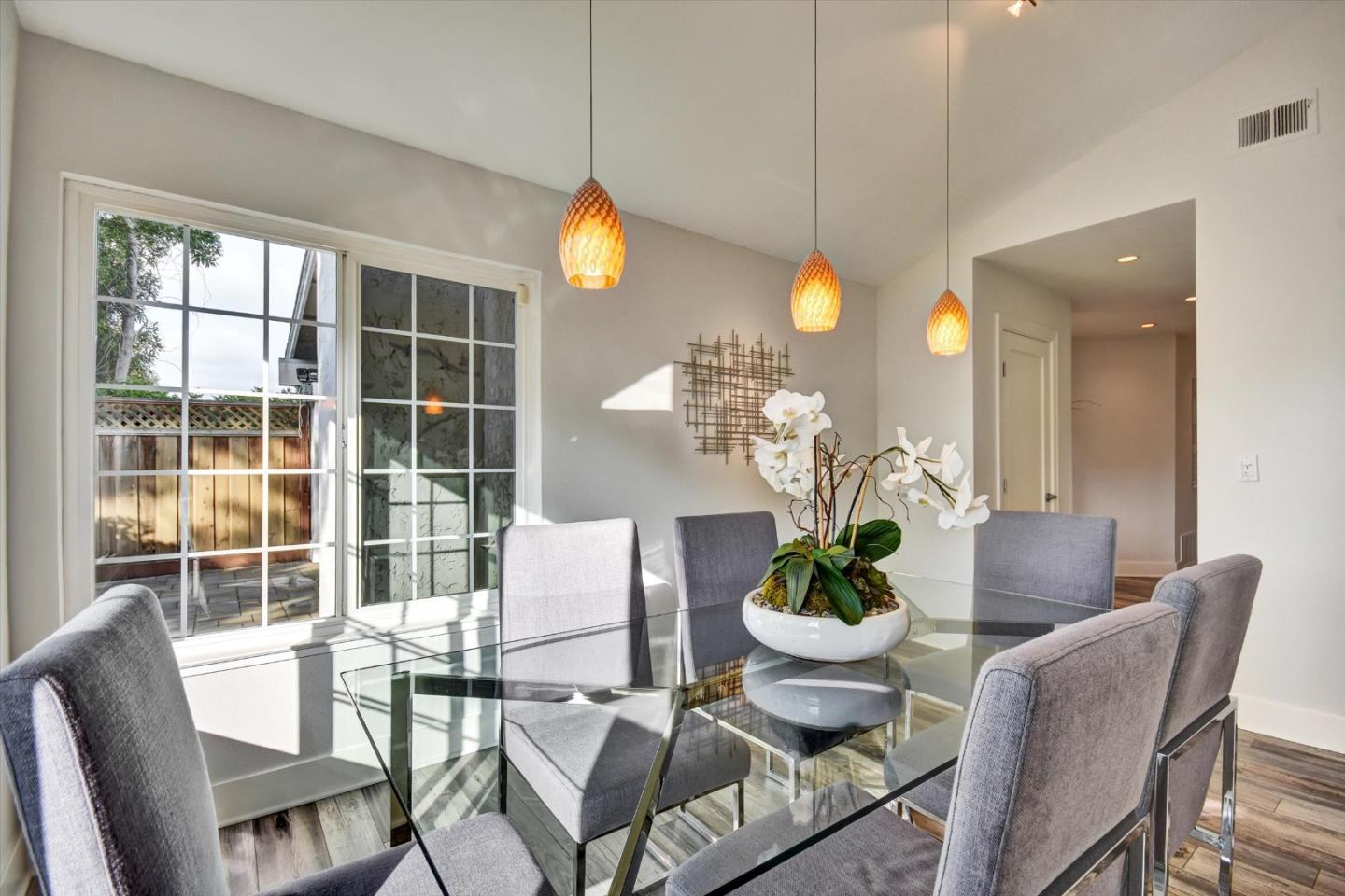 Detail Gallery Image 16 of 54 For 562 Seahorse Ln, Redwood City,  CA 94065 - 3 Beds | 2 Baths