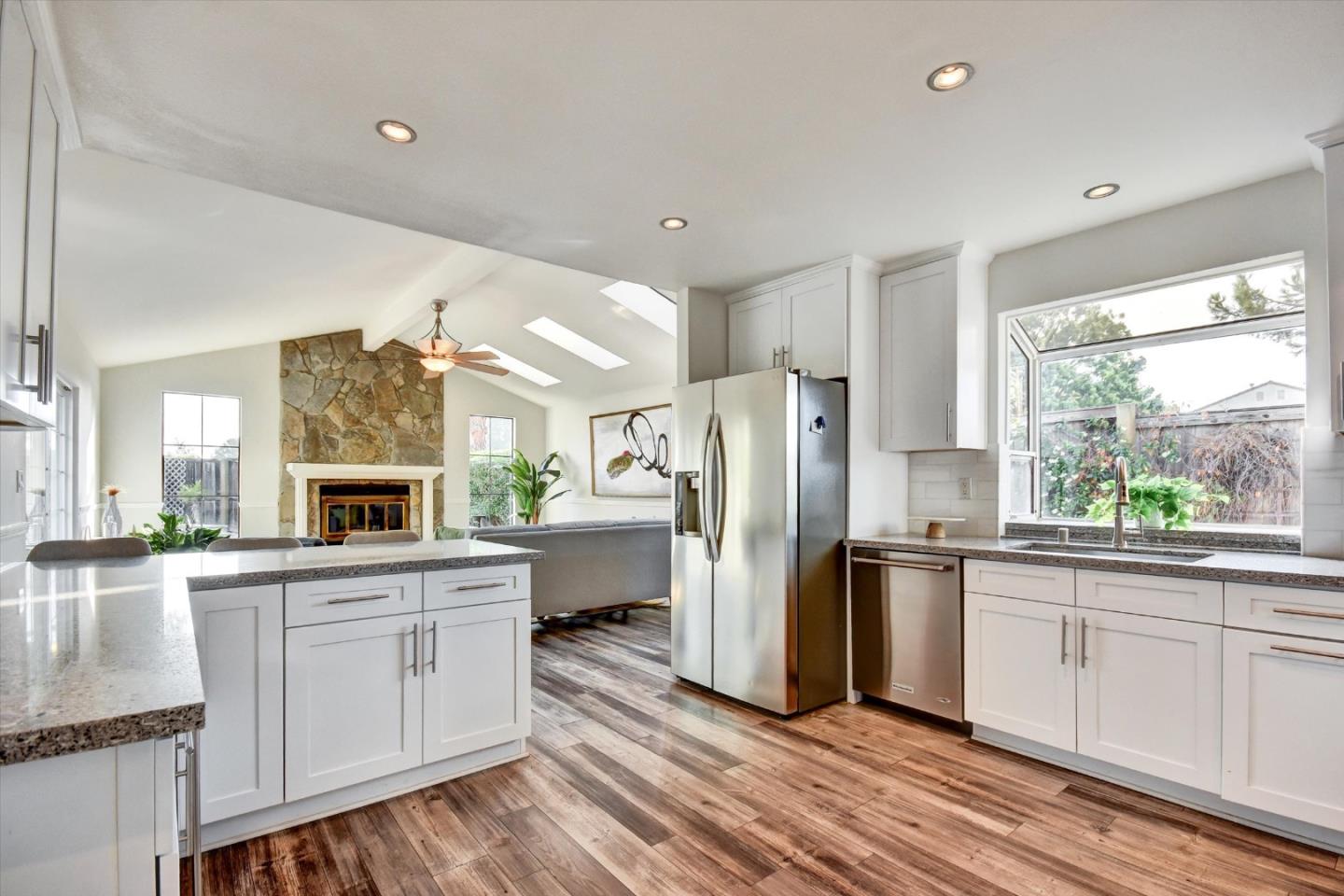 Detail Gallery Image 20 of 54 For 562 Seahorse Ln, Redwood City,  CA 94065 - 3 Beds | 2 Baths